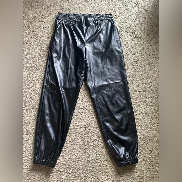 Ashely Stewart Black Faux Leather Joggers Size 14/16 - Picture 1 of 3